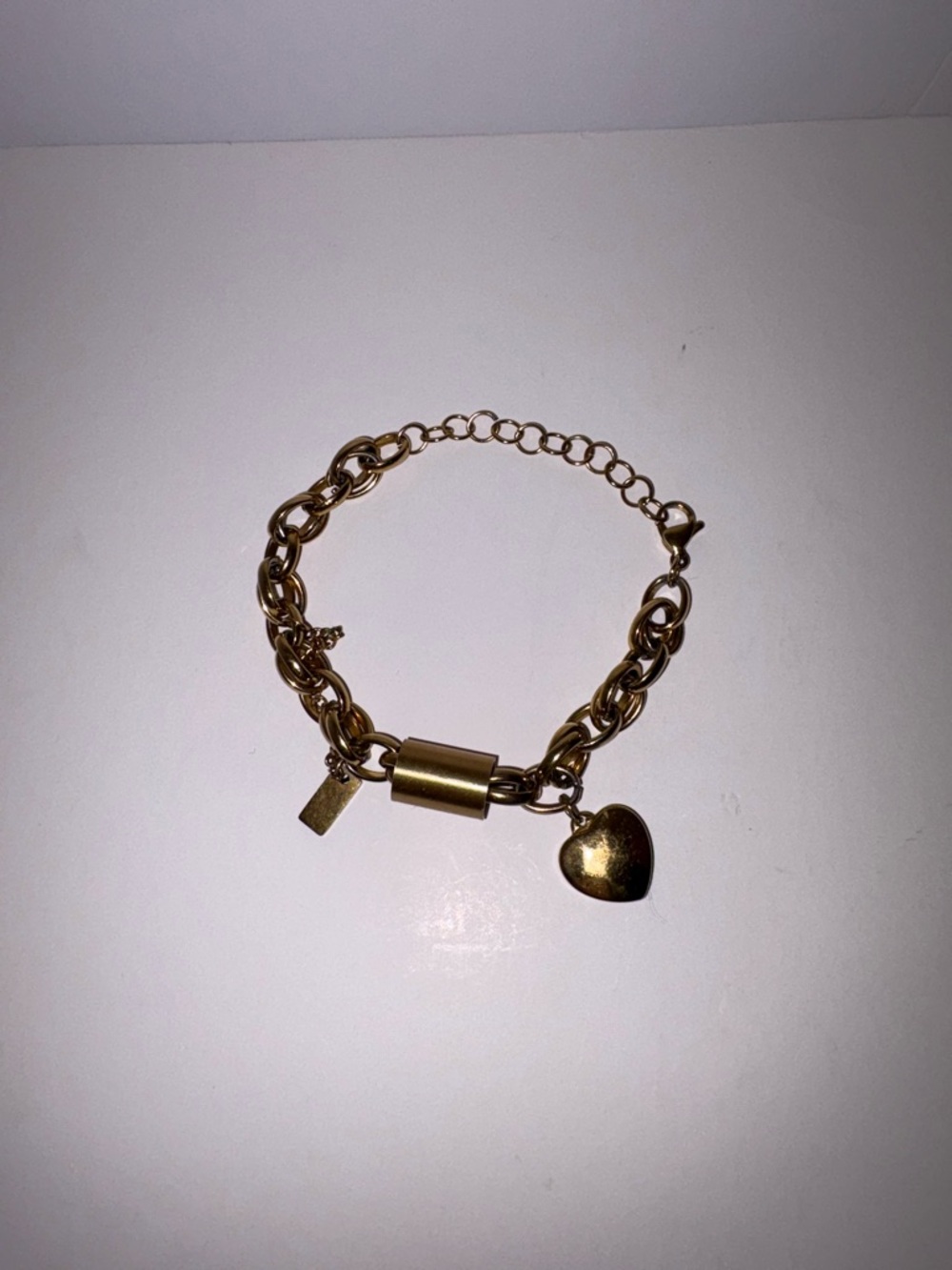 Gold Heart Charm Link Bracelet - Classic Women's Jewelry